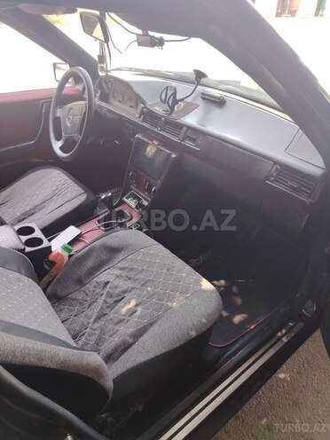 Mercedes E 250 1993, 356,804 km - 2.5 l - Bərdə