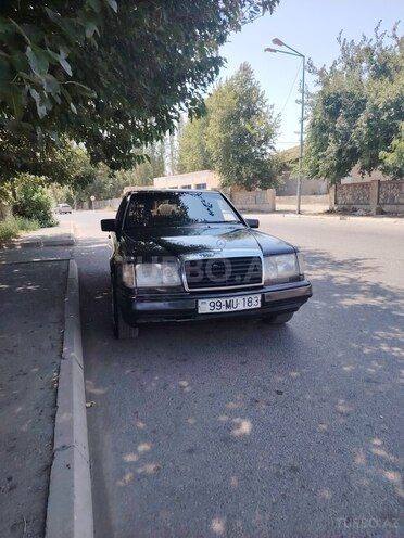 Mercedes E 250 1993, 356,804 km - 2.5 l - Bərdə
