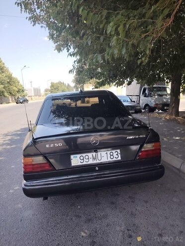 Mercedes E 250 1993, 356,804 km - 2.5 l - Bərdə