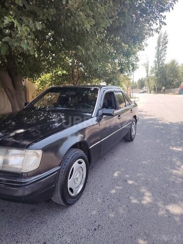 Mercedes E 250 1993, 356,804 km - 2.5 l - Bərdə