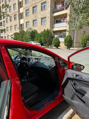 Ford Fiesta 2013, 72,600 km - 1.6 l - Bakı