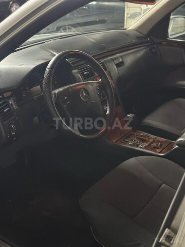 Mercedes E 220 d 2002, 300,000 km - 2.2 л - Bakı