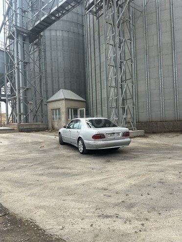 Mercedes E 220 d 2002, 300,000 km - 2.2 л - Bakı