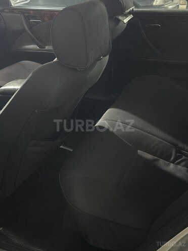 Mercedes E 220 d 2002, 300,000 km - 2.2 л - Bakı
