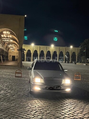 Mercedes C 220 d 2000, 330,050 km - 2.2 л - Bakı