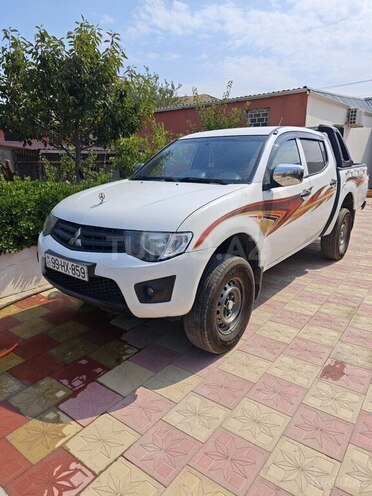 Mitsubishi L200 2014, 266,000 km - 2.5 л - Bakı