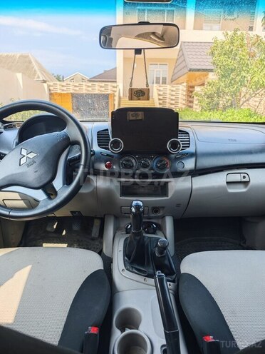 Mitsubishi L200 2014, 266,000 km - 2.5 л - Bakı