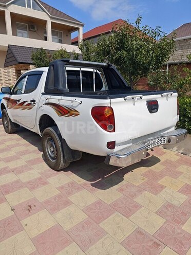 Mitsubishi L200 2014, 266,000 km - 2.5 л - Bakı