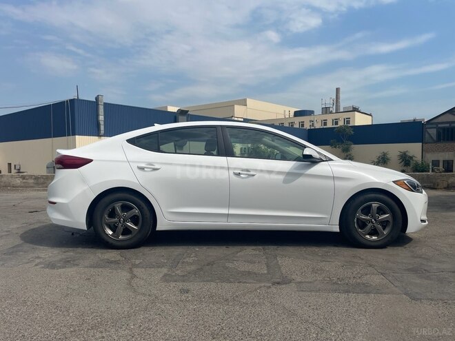 Hyundai Elantra 2017, 156,718 km - 1.4 л - Bakı