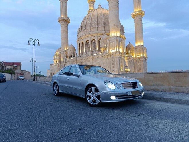 Mercedes E 320 2003, 287,500 km - 3.2 л - Bakı
