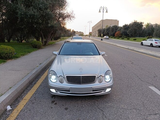 Mercedes E 320 2003, 287,500 km - 3.2 л - Bakı