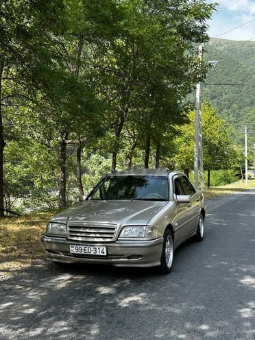 Mercedes C 240 1998, 350,000 km - 2.4 л - Qax