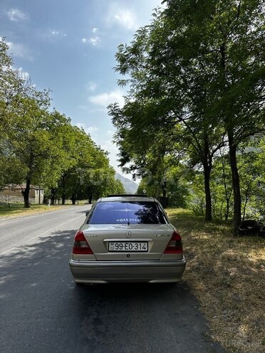 Mercedes C 240 1998, 350,000 km - 2.4 л - Qax