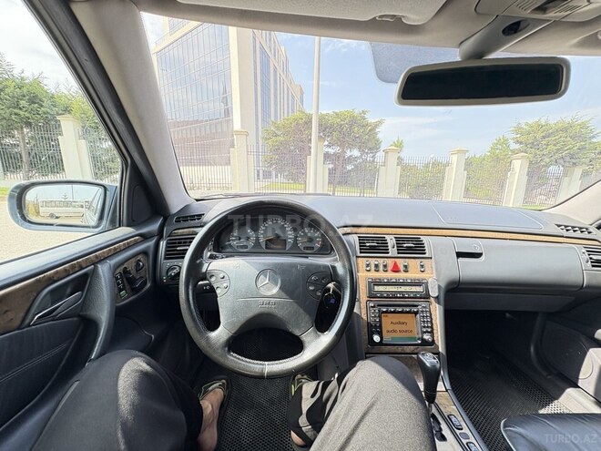 Mercedes E 320 2000, 314,000 km - 3.2 l - Bakı