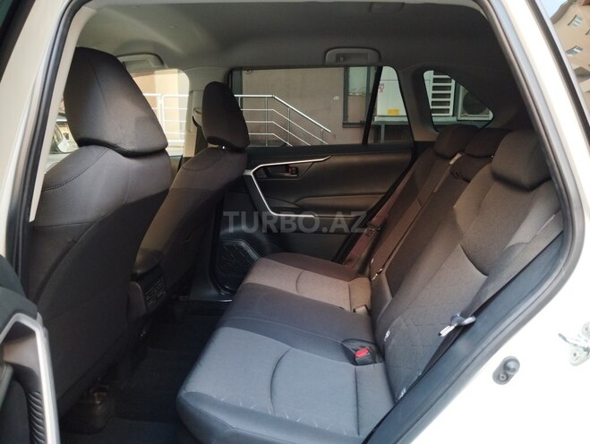 Toyota RAV4 2024, 15,000 km - 2.5 l - Bakı