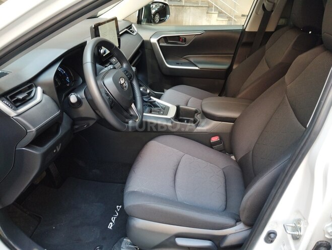 Toyota RAV4 2024, 15,000 km - 2.5 l - Bakı