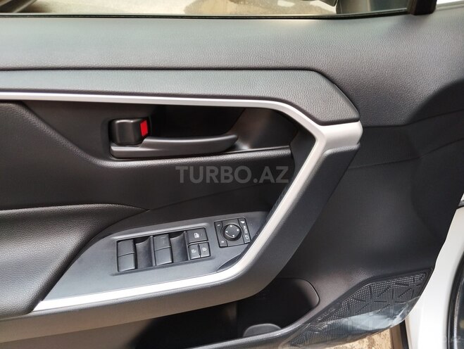 Toyota RAV4 2024, 15,000 km - 2.5 l - Bakı