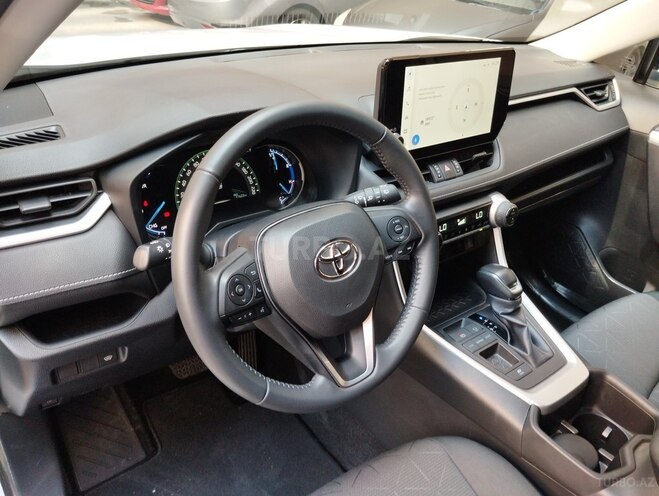 Toyota RAV4 2024, 15,000 km - 2.5 l - Bakı