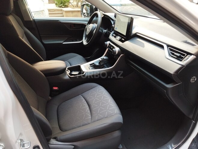 Toyota RAV4 2024, 15,000 km - 2.5 l - Bakı