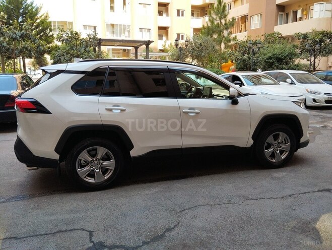 Toyota RAV4 2024, 15,000 km - 2.5 l - Bakı