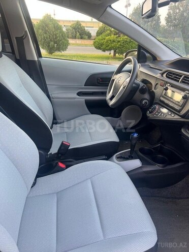 Toyota Prius C 2014, 197,000 km - 1.5 л - Bakı