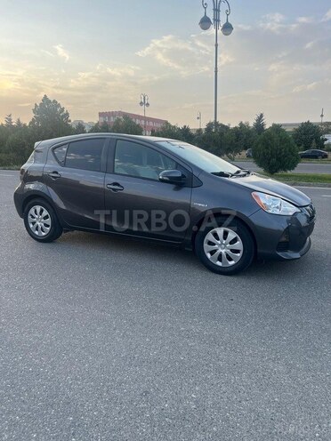 Toyota Prius C 2014, 197,000 km - 1.5 л - Bakı
