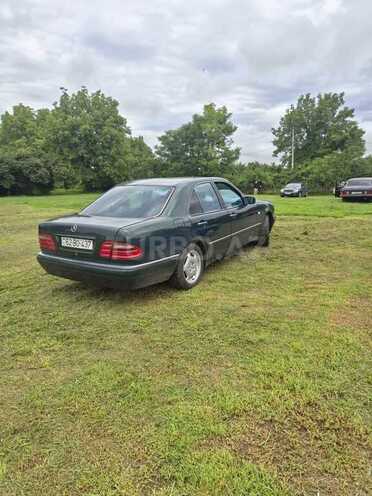 Mercedes E 230 1996, 256,398 km - 2.3 l - Zaqatala