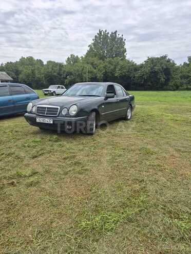 Mercedes E 230 1996, 256,398 km - 2.3 l - Zaqatala