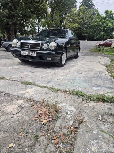 Mercedes E 230 1996, 256,398 km - 2.3 l - Zaqatala
