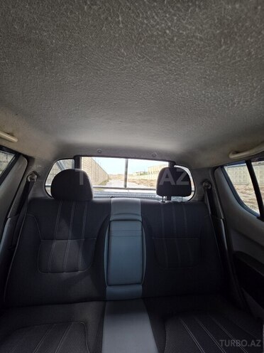 Mitsubishi L200-10
