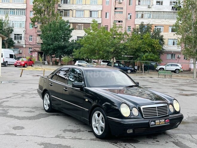 Mercedes E 240 1999, 320,000 km - 2.4 l - Sumqayıt