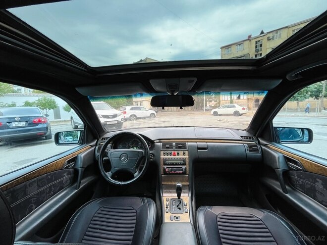 Mercedes E 240 1999, 320,000 km - 2.4 l - Sumqayıt