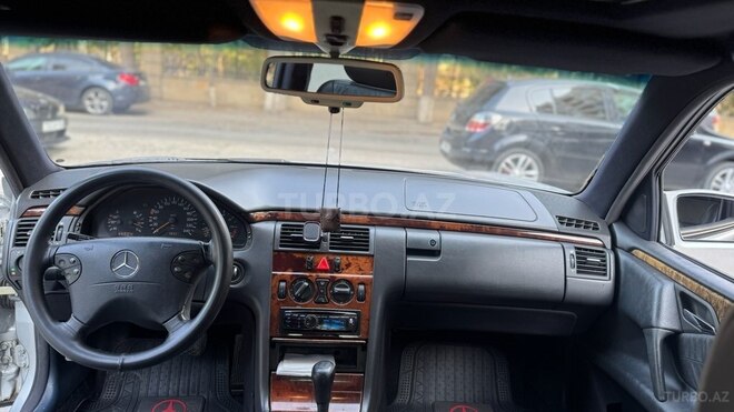 Mercedes E 230 1995, 220,000 km - 2.3 l - Şirvan