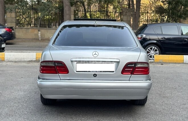 Mercedes E 230 1995, 220,000 km - 2.3 l - Şirvan