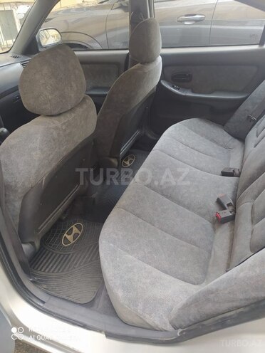 Hyundai Elantra 2001, 211,000 km - 2.0 l - Bakı