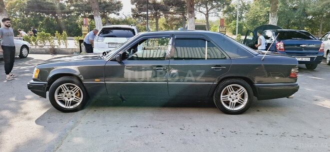 Mercedes E 220 1995, 688,315 km - 2.2 l - Bakı