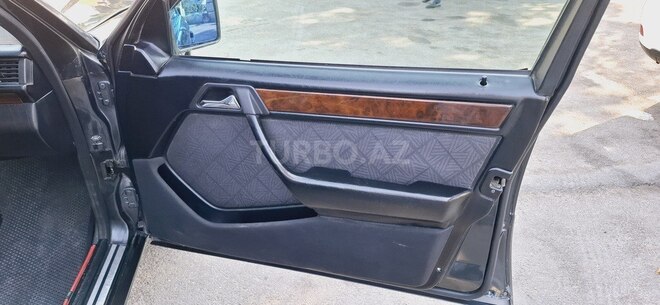 Mercedes E 220 1995, 688,315 km - 2.2 l - Bakı