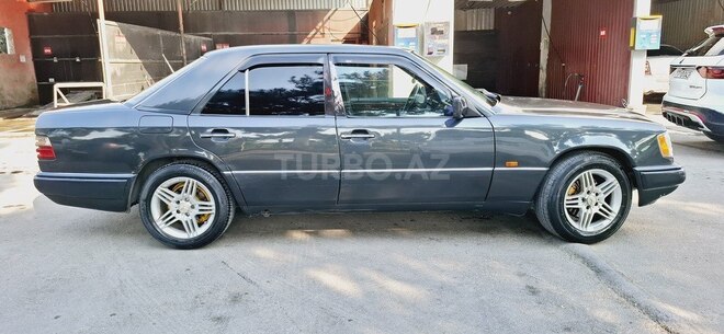 Mercedes E 220 1995, 688,315 km - 2.2 l - Bakı