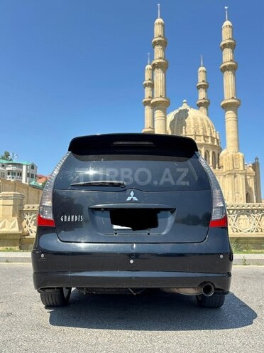 Mitsubishi Grandis 2004, 200,000 km - 2.4 л - Bakı