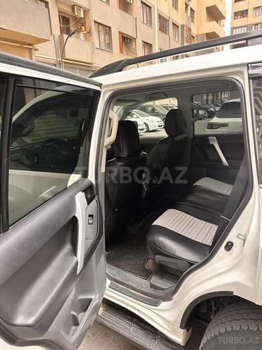 Toyota Land Cruiser Prado 2011, 196,500 km - 2.7 л - Bakı