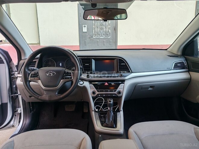 Hyundai Elantra 2017, 193,120 km - 1.6 l - Bakı
