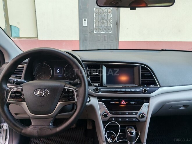 Hyundai Elantra 2017, 193,120 km - 1.6 l - Bakı