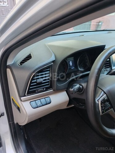 Hyundai Elantra 2017, 193,120 km - 1.6 l - Bakı