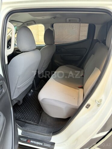 Mitsubishi L200 2022, 106,439 km - 2.4 l - Bakı