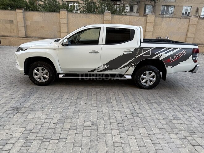Mitsubishi L200 2022, 106,439 km - 2.4 l - Bakı