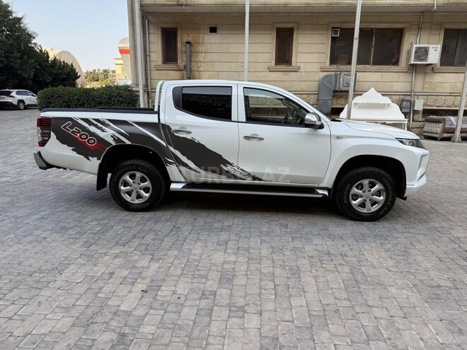 Mitsubishi L200 2022, 106,439 km - 2.4 l - Bakı