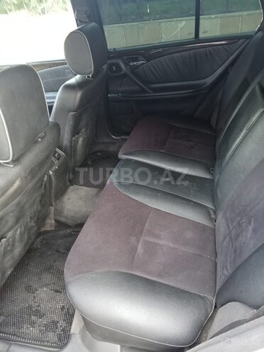 Mercedes E 270 2000, 380,000 km - 2.7 l - Beyləqan