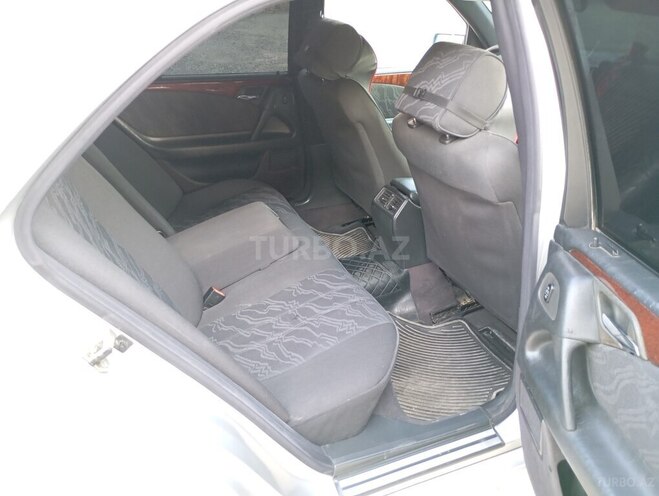 Mercedes E 220 d 2000, 398,000 km - 2.2 l - Bakı