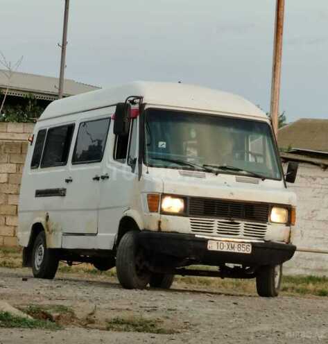 Mercedes 208 D 1990, 491,430 km - 2.5 l - Biləsuvar