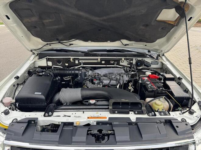 Mitsubishi Pajero 2010, 360,000 km - 3.5 л - Bakı